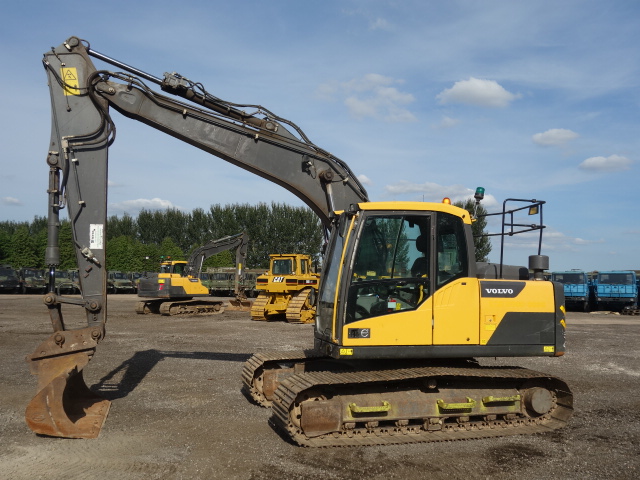 Volvo EC140 DL Excavator  - Govsales of mod surplus ex army trucks, ex army land rovers and other military vehicles for sale