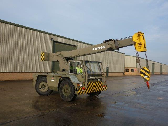 Jones IF8M crane - Govsales of mod surplus ex army trucks, ex army land rovers and other military vehicles for sale